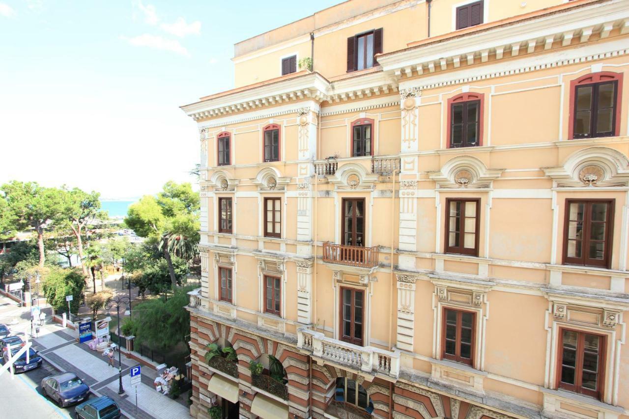 B&B Vitruvio Suites Formia Ngoại thất bức ảnh