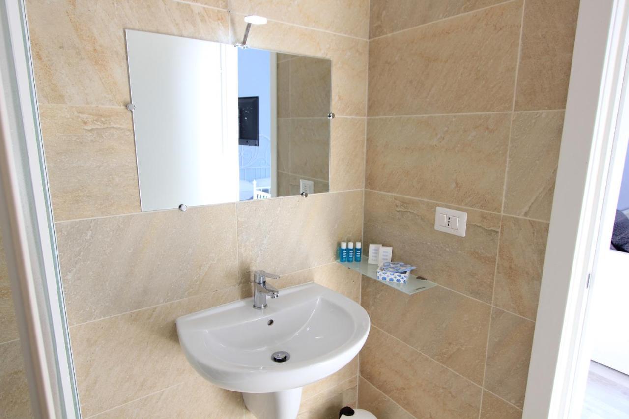 B&B Vitruvio Suites Formia Ngoại thất bức ảnh